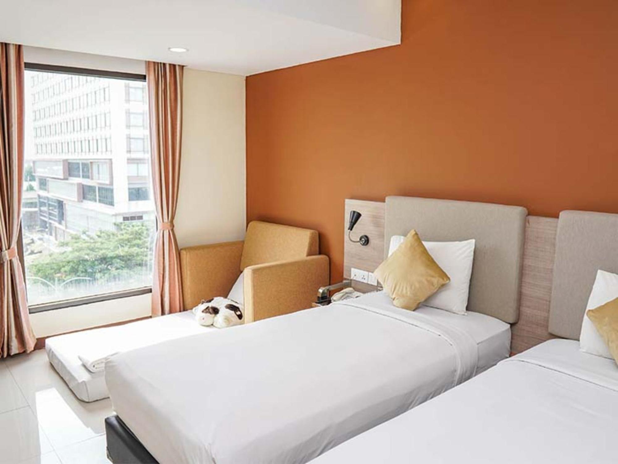 Verse Hotel Cirebon Exterior photo